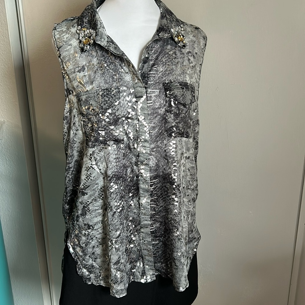 very J Women’s Y2K Sheer Foil Snake Print Sleeveless Button Up High-Low Blouse